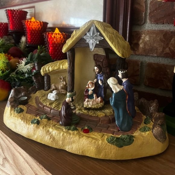 ❤️ Rare Vintage Musical Light Up Nativity Scene Mantel Display - Picture 3 of 12
